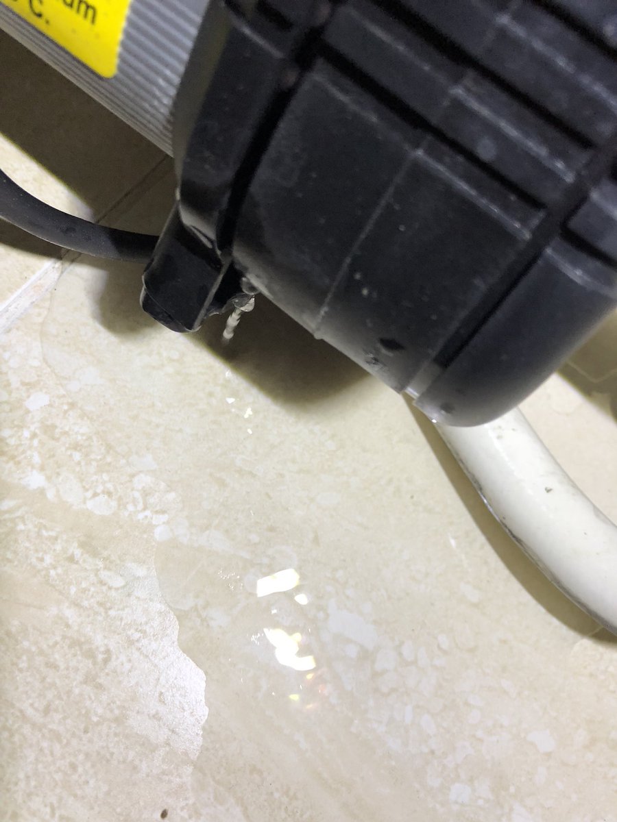 AlvinCarp72's tweet image. RT  When will people stop ill fitting pumps under baths! Third one this weekend I’ve had be leaking... #pumps #underbaths #illfitting #leaks #plumbing