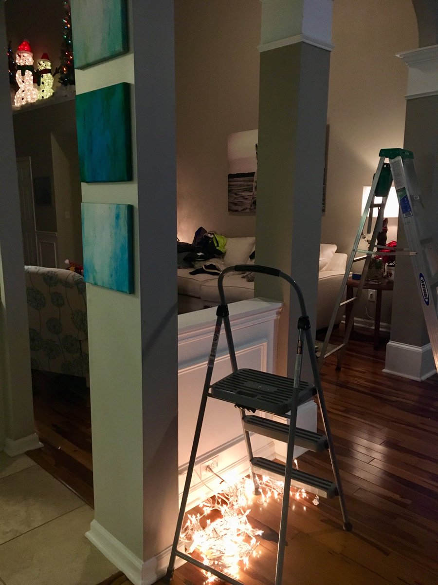 Livid_Customer's tweet photo. Thanks a lot @3M once again you have failed us. This is the 4th time we have tried using Command Strips despite them not coming through, because people continue to swear by them. They damaged the paint in our old house, cost a fortune, and don’t do anything #neveragain https://t.co/GiLLvs3vmI