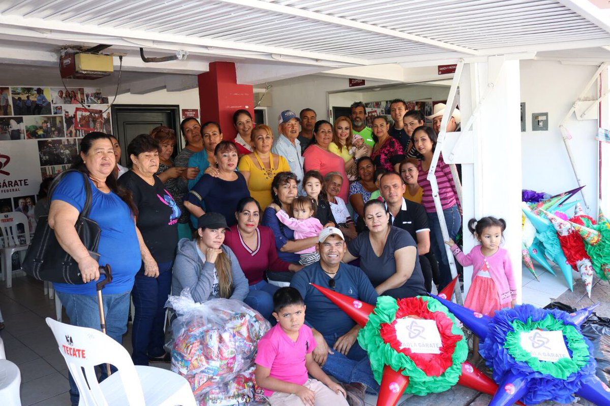 PaolaGarateV's tweet photo. Encantada de ser parte de la alegría de los hogares de grandes amigos y amigas, con mucho cariño entregamos dulces y piñatas para la celebración de las tradicionales posadas de vecinos y vecinas culiacanenses. 

¡Felices fiestas! 🎄🎁🎉  #JuntosSíPodemos #ParaGanar #CAP https://t.co/9XWWXu8ZWg