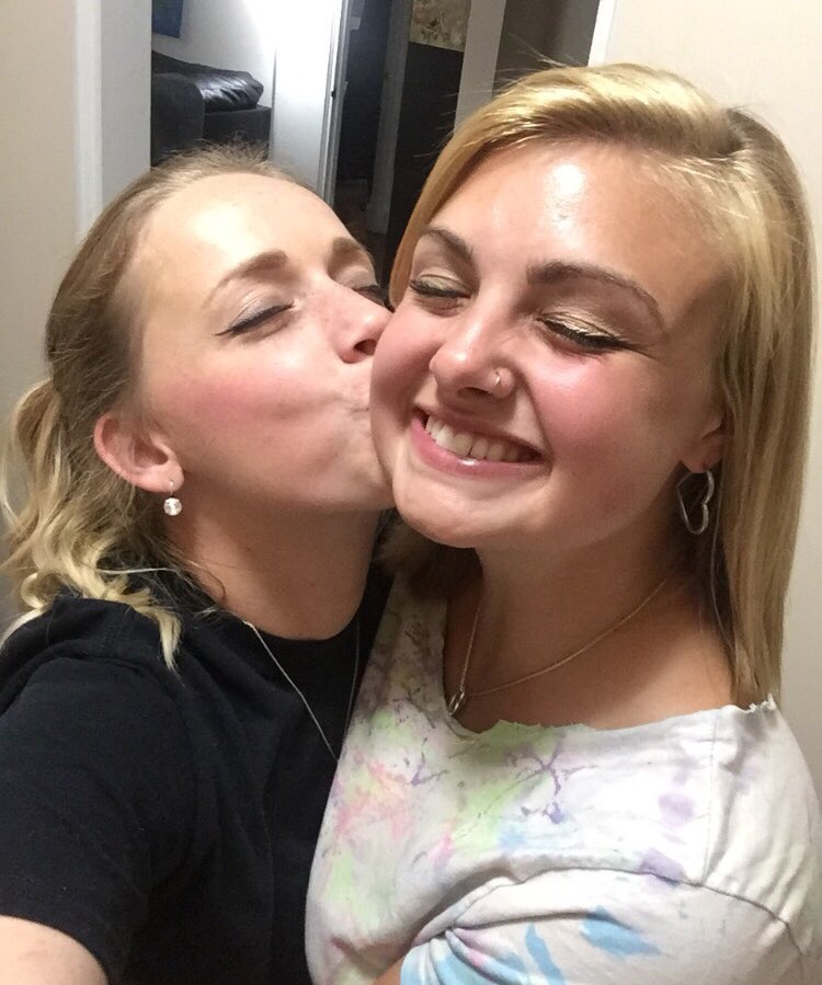 CaliHazeee's tweet photo. Posting this lost file on Twitter to wish @katylee_blondie a Happy 25th Birthday! Can’t wait to celebrate next weekend. I love you! 🤗💜🎉🍷🍹🍻#25 https://t.co/jGGAmaxpzs