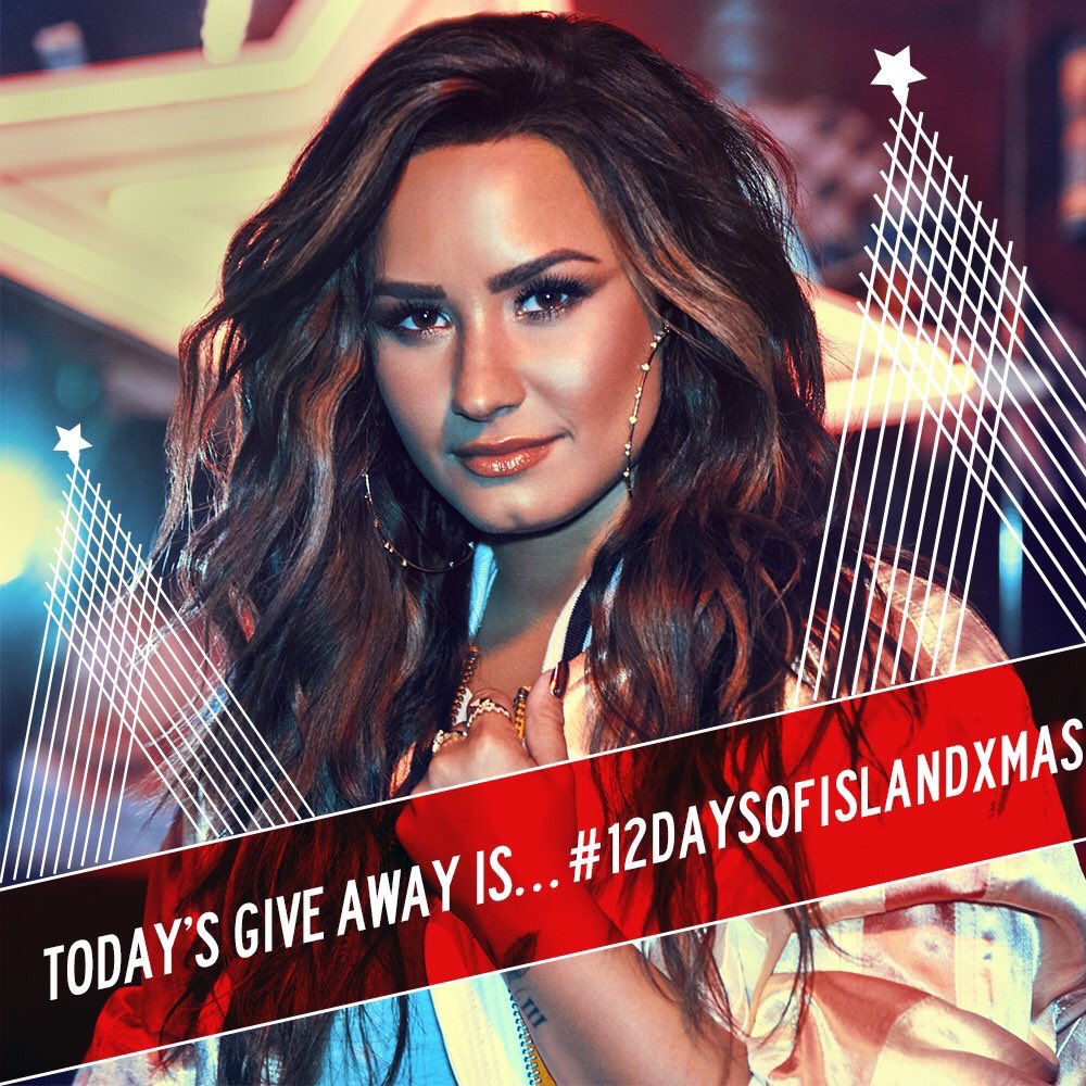 itstotallyalii's tweet photo. @ddlovato @IslandRecords #12DaysOfIslandXmas https://t.co/ab5umVznvd
