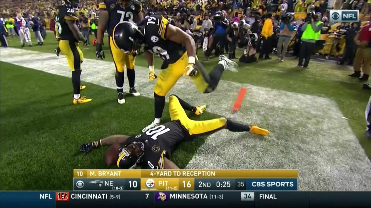 SBNation's tweet photo. Juju Smith-Schuster celebrated a touchdown by recreating his hit on Vontaze Burfict https://t.co/mAVL04WMaF