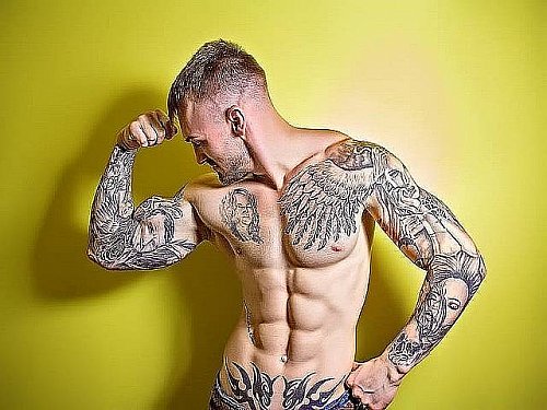 #GayPorn Lexo Adams #gaymuscle Naked #BigMuscle at https://t.co/zDbZsDyOz5! https://t.co/pbkXlh24f4