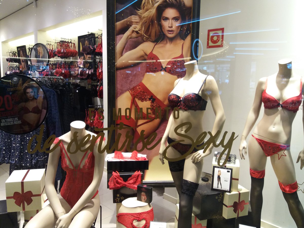 Preparate para fin de año con tu articulo preferido , Hoy -20% en todo lo rojo #12daysofgifts #hunkemollerlagavia @hkmlagavia @AnaZVesga <a href="/rmoratahkm/">Raquel Morata</a> <a href="/cantor_monica/">Mónica Cantor</a>