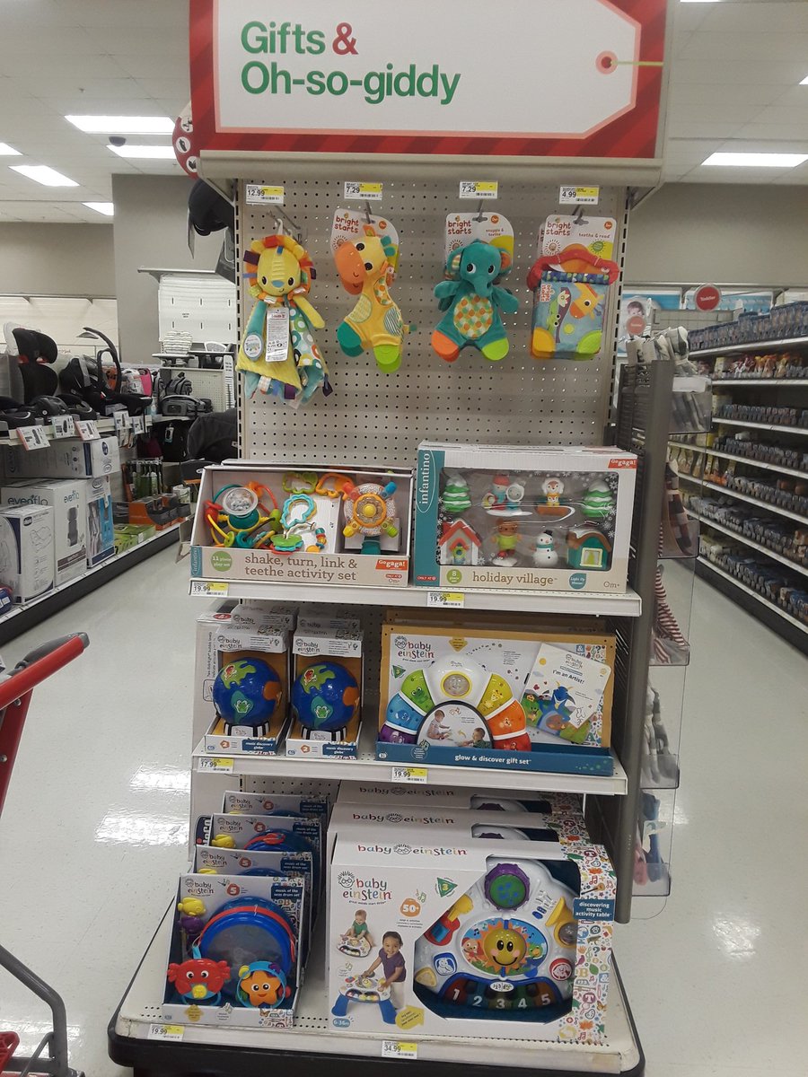 AbbyMcDonald99's tweet photo. The hustle is on! Utilizing my babyhard endcaps to drive sales. Gift ideas for the little ones #BronxTerminal #2475 #HappyHolidays 🎅 https://t.co/9Wsmh8XgOM