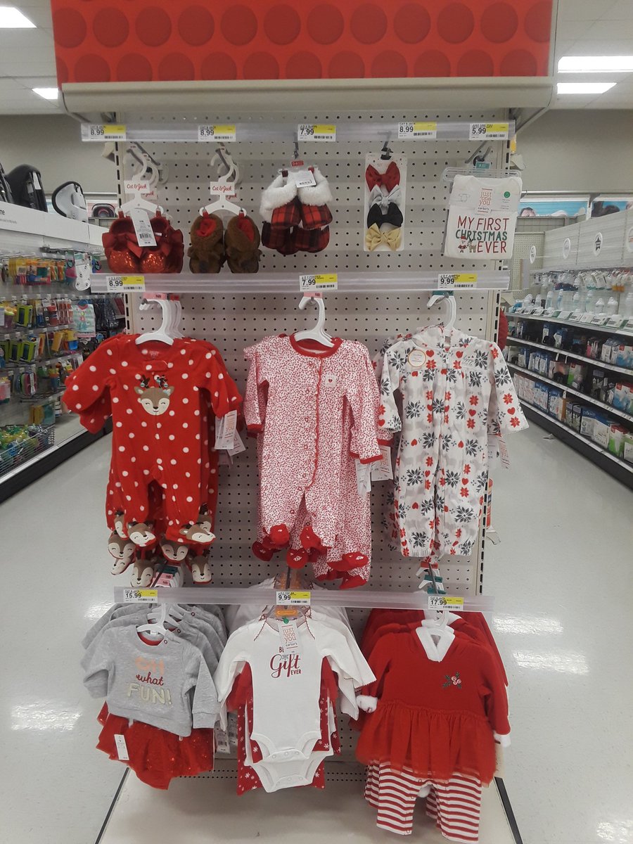 AbbyMcDonald99's tweet photo. The hustle is on! Utilizing my babyhard endcaps to drive sales. Gift ideas for the little ones #BronxTerminal #2475 #HappyHolidays 🎅 https://t.co/9Wsmh8XgOM