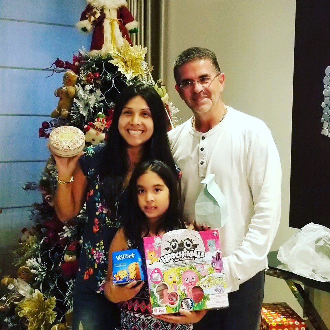 tulaperu's tweet photo. Tiempos Navideños 🎄
Desayunos, almuerzos, intercambio de regalos ...😅
Dios bendiga sus hogares🙏🏼
#Navidad2016 #Familiaunida #PazyAmor #DiosEsBueno https://t.co/jUNd8w754x