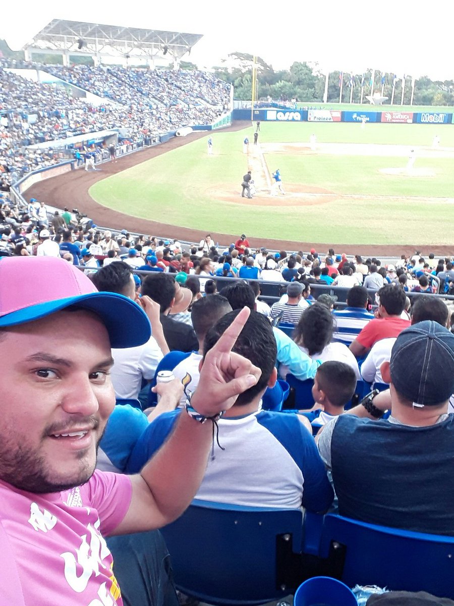 oscaralp's tweet photo. Hoy ganamos ORO Vamos #Nicaragua... ⚾ @canaltn8 @EstadioNic https://t.co/iwZDWR0uYM