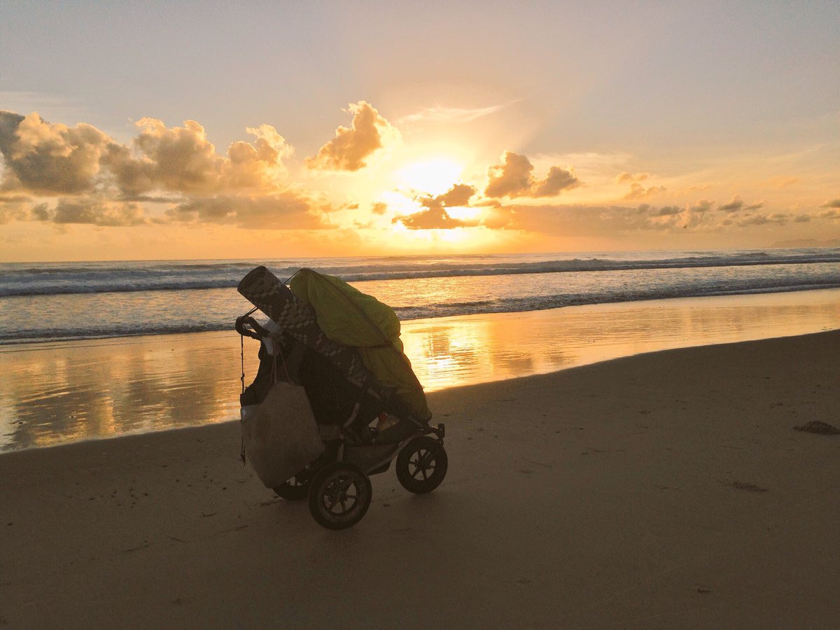 good_adventures's tweet photo. Welcome to a traveler's life on foot #barefoot life #feelgood #adventure #exploring #nature #sunrise #bliss #freedom #peace #happiness https://t.co/icRBfmWpdc
