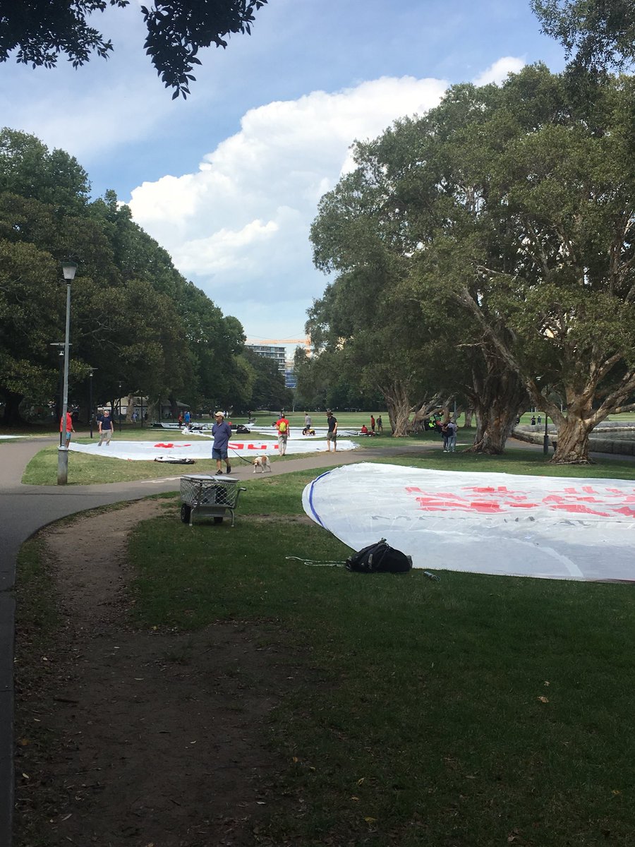 rshyr's tweet image. Rushcutters Bay Park is busy this morning! Crews are getting sails prepped for #rolexsydneyhobart #eightdays #countdown