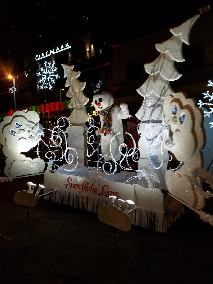 LivingItUpShow's tweet photo. Living it up at Snowflake Lane in Bellevue! The parade runs every night at 7pm at Bellevue Square Mall. #Dynamicduo #Livingitup https://t.co/Xnz4e3p07r