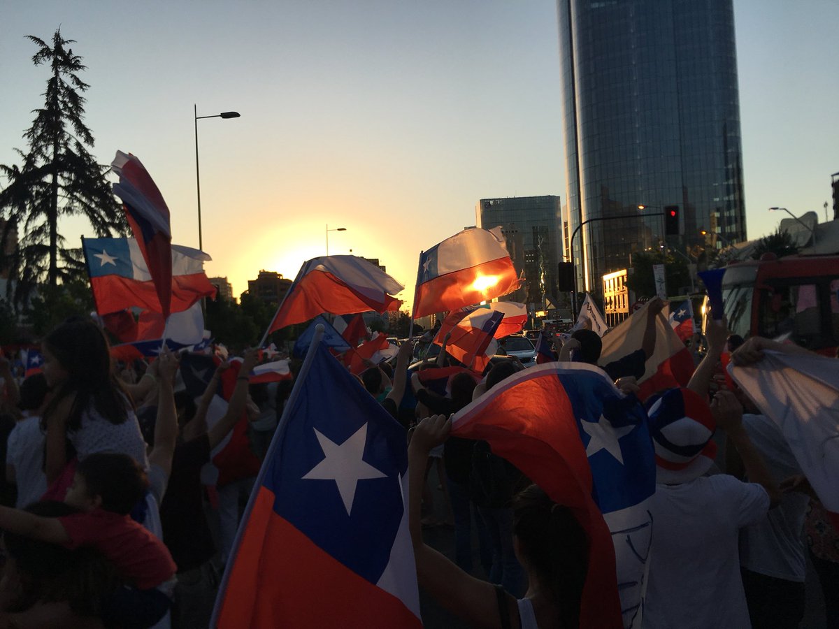 andreabrise's tweet photo. #tiemposmejores @sebastianpinera #YoVOTOPiñera https://t.co/geT2CtTOif