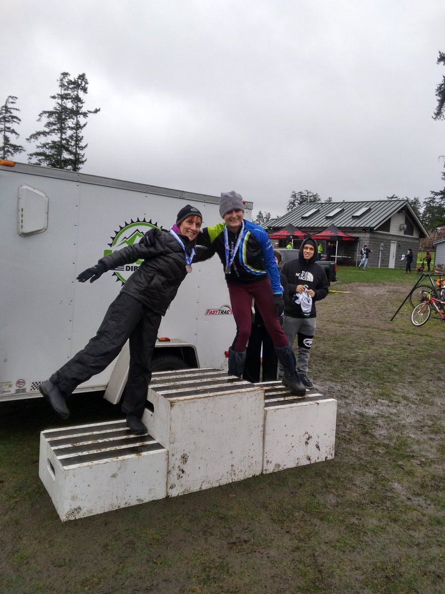 WA state champs. Open masters. #nwcxcup #womencx
