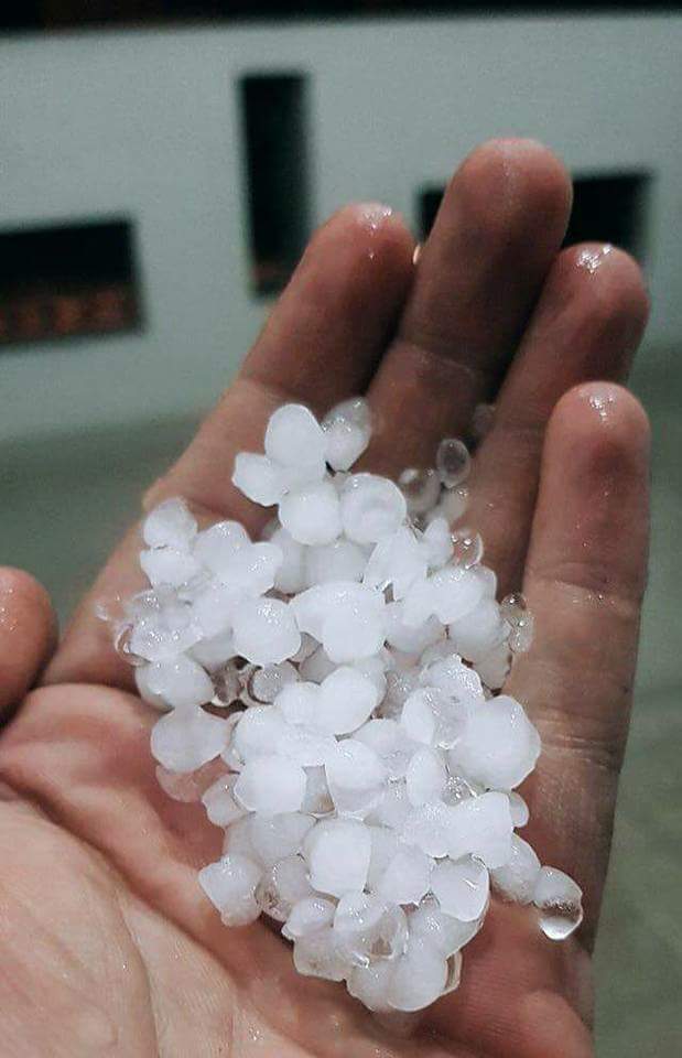 Ad8876's tweet photo. #rain
Karachi walo ....#barafbari https://t.co/bdeojDbU5P