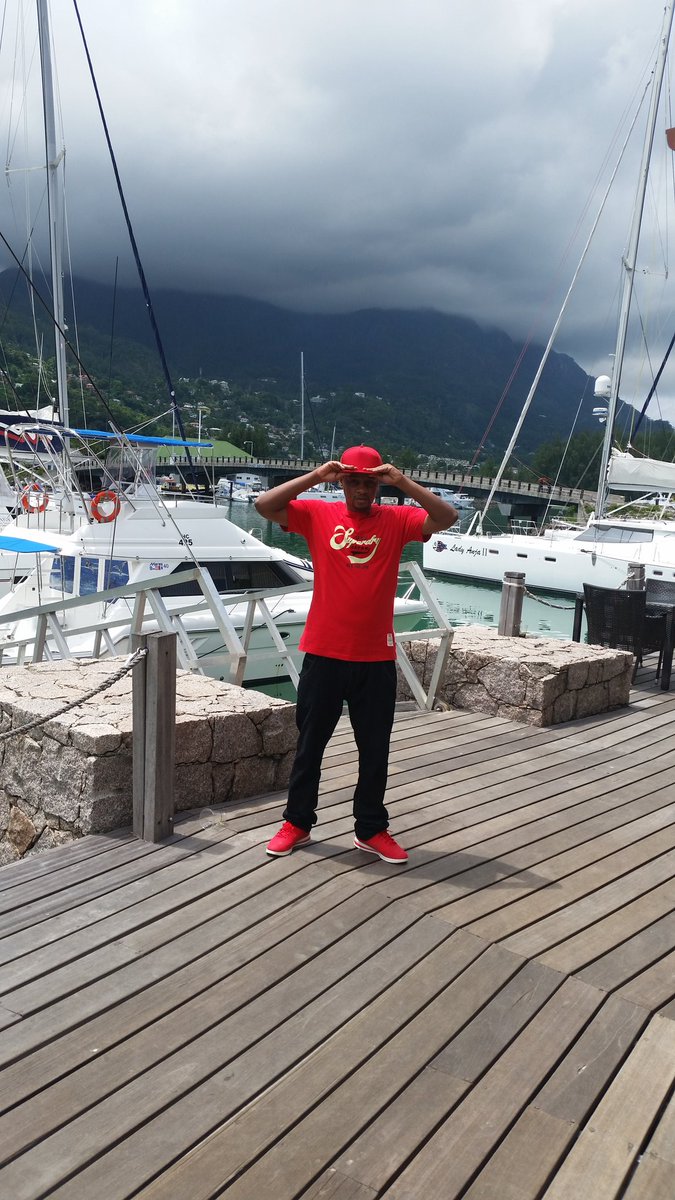 NIbrownbrown's tweet photo. Live from the sea shore! https://t.co/mGxGIrCmzw