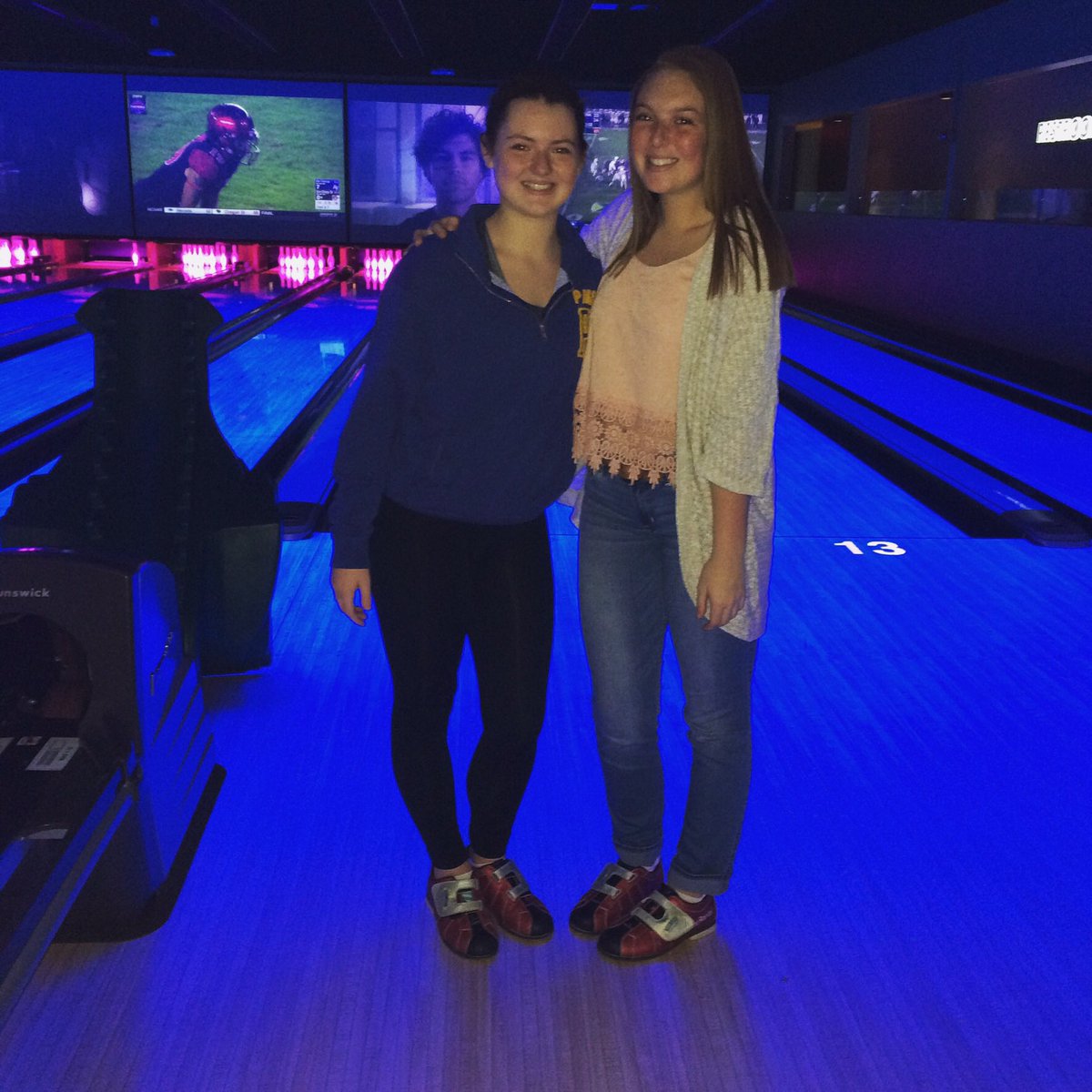 Happy birthday <a href="/McnamaraAlexis/">Alexis Mcnamara</a> ily so much and can’t wait to finally be home to take you out for margs💖 wouldn’t want any other nut to be my sister!!!