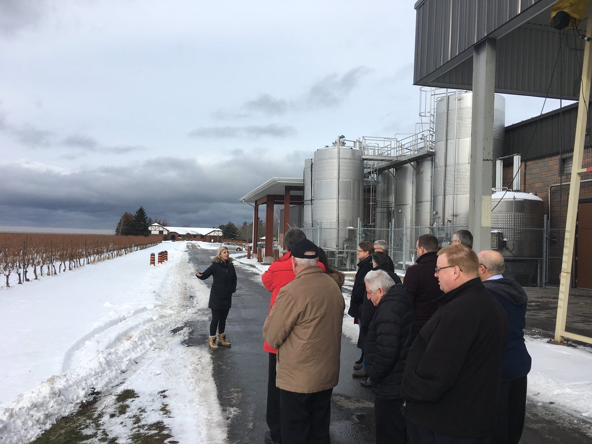 notl419's tweet photo. Thank you to Casey McNab of @ctgcanada for organizing a wonderful staff holiday wine tour for us. Thanks to @oasthousebrew @Konzelmann @CarolineCellars @ColaneriWinery @TheHareWineCo &amp; @GretzkyEstates for the hospitality. 🚌🍺🍽🍷🥃🎁🎄 https://t.co/bci6N5rJOv