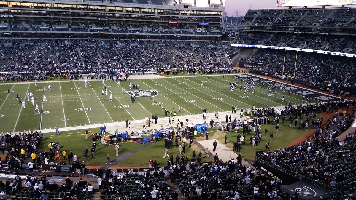 Even the Cowboys can't draw people out to see the Oakland Raiders