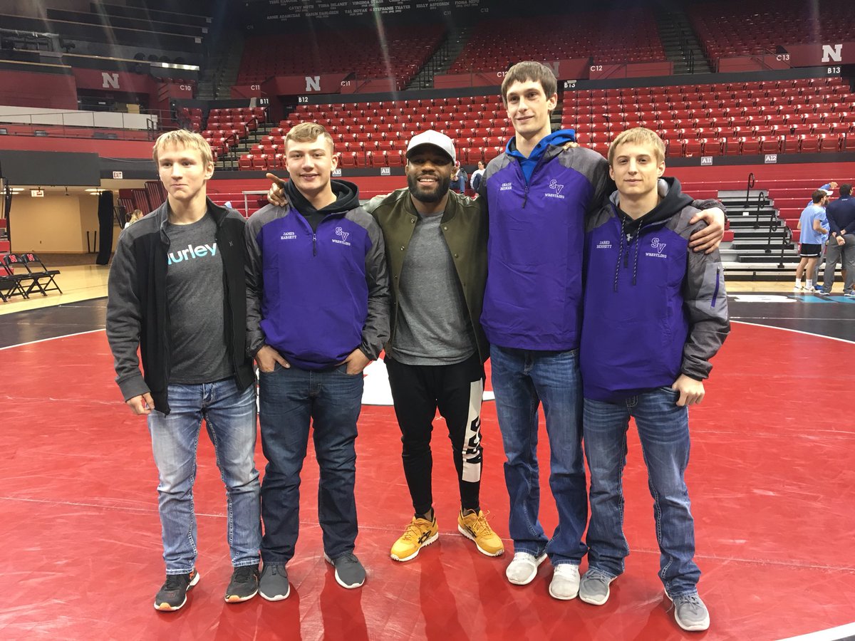 Jared_b120's tweet photo. Shoutout to @alliseeisgold for taking a minute to take a picture with us at the Nebraska dual vs. North Carolina! https://t.co/oae4BK9l14