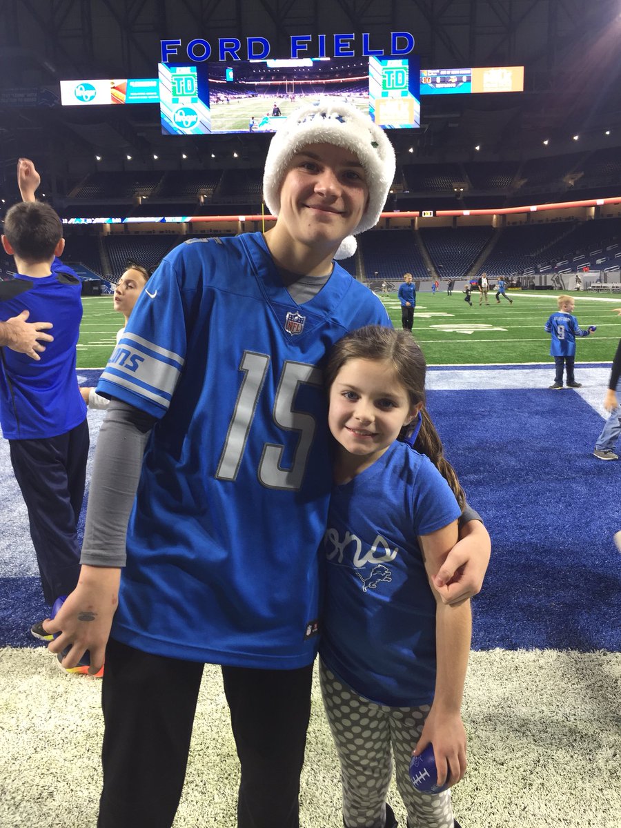 hmf9178's tweet photo. #bestweekendever #luvmyfam #detroitlionsfans4ever https://t.co/gMIT3I5yfd