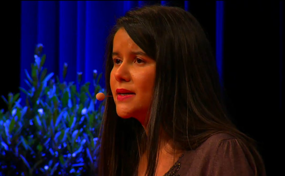 A l'occasion de la Journée internationale des migrant.e.s, revoir le témoignage d'<a href="/TouidjineAmina/">Amina Touidjine</a> lors de <a href="/TEDxCESalon/">TEDxCESalon - EXILS</a> #immigration  #asile #tousmigrants ow.ly/Q0Bz30hhN9u