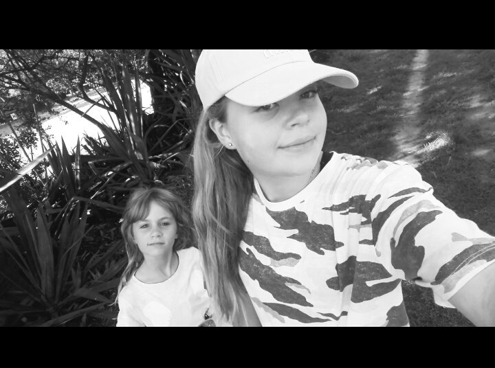 Saffronfarrell's tweet photo. On our walks 🌻🌸 https://t.co/Jk1sqhImFF
