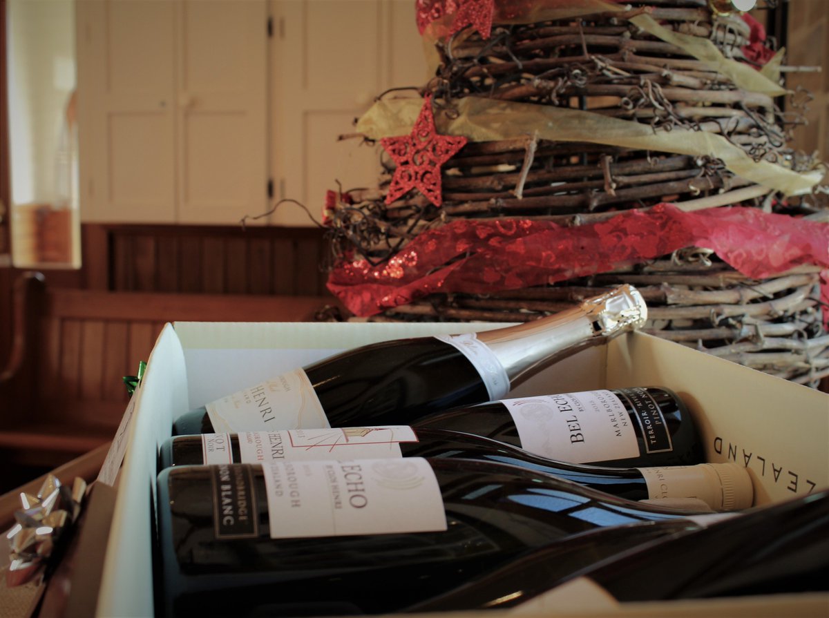 Only one week to go before Christmas! If you are still looking for a gift for that special person, we leave you with a few ideas... #Christmas #gift #giftideas #tasting #winetour #holidayseason #marlborough #newzealand