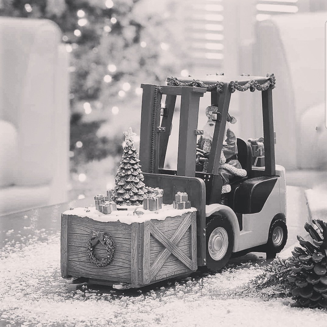 Westmatforklift's tweet photo. Santa Claus is coming to town! Loading up his sleigh with his forklift! #toyota #kalmar #loadlifter #yyc #MerryChristmas #HappyHolidays https://t.co/GedTaGzyur