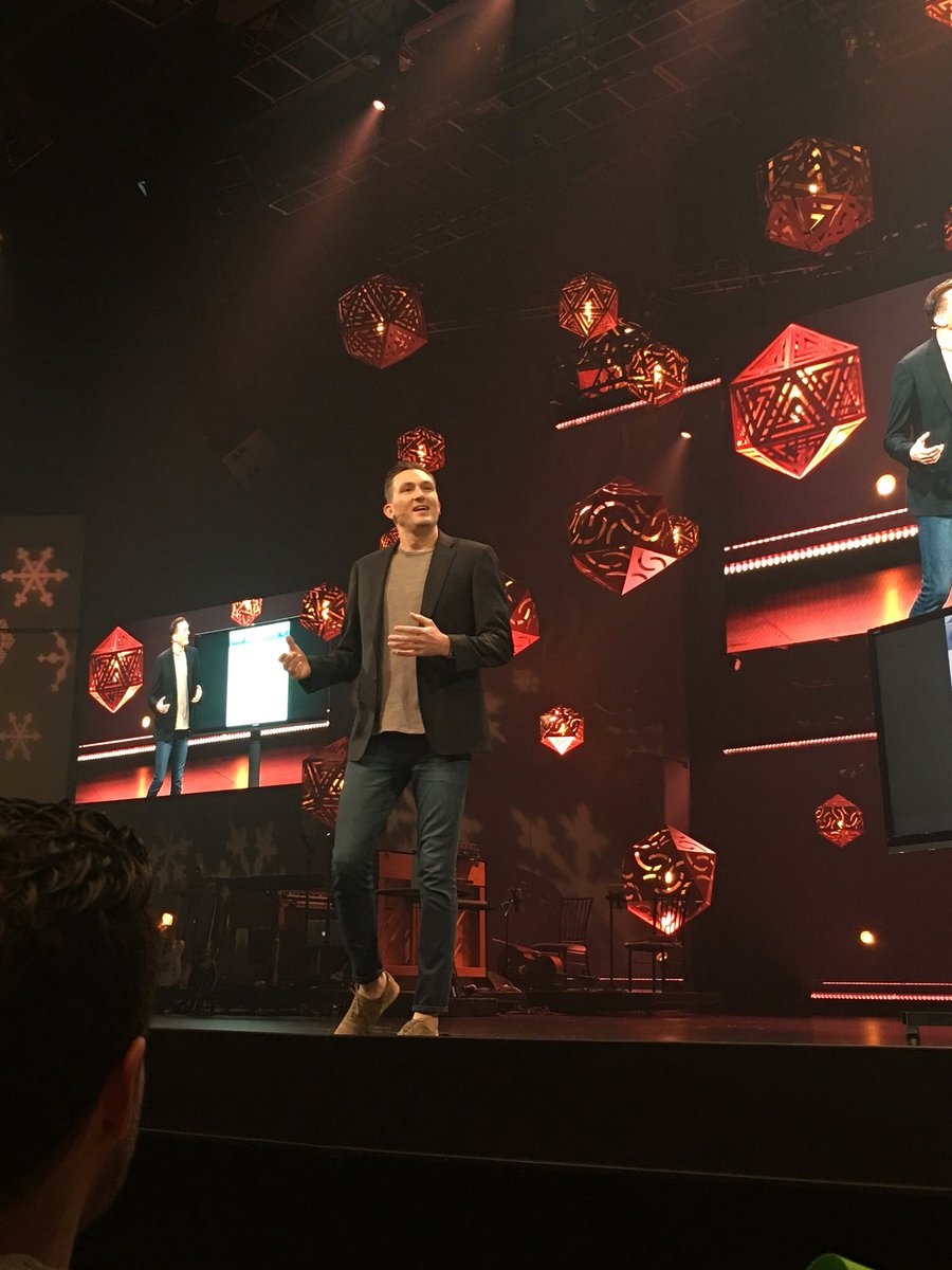 churchonthemove's tweet image. 📲 In case you missed it, watch our full CHRISTMAS AT CHURCH ON THE MOVE worship experience here: goo.gl/sQ7o4V