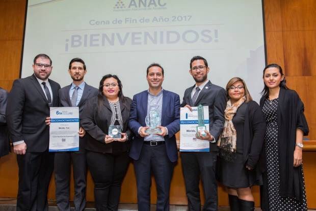 tony_gonzalezb's tweet photo. Felicidades al exitoso empresario y Alcalde @MauVila por haber sido designado candidato de consenso por la gobernatura de nuestro estado de Yucatán. Una gran noticia para el presente y futuro de todos los que tenemos el honor de vivir en esta tierra.¡Lo mejor está por venir! https://t.co/qtWbFjYKbJ