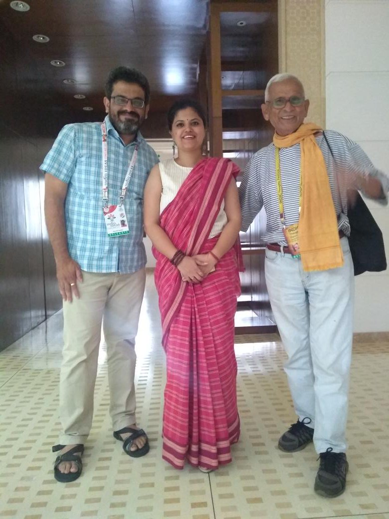 freentglty's tweet photo. With @PeeliHaldi and @strawsInTheWind #IndicThoughts https://t.co/HjsEo7BTUJ