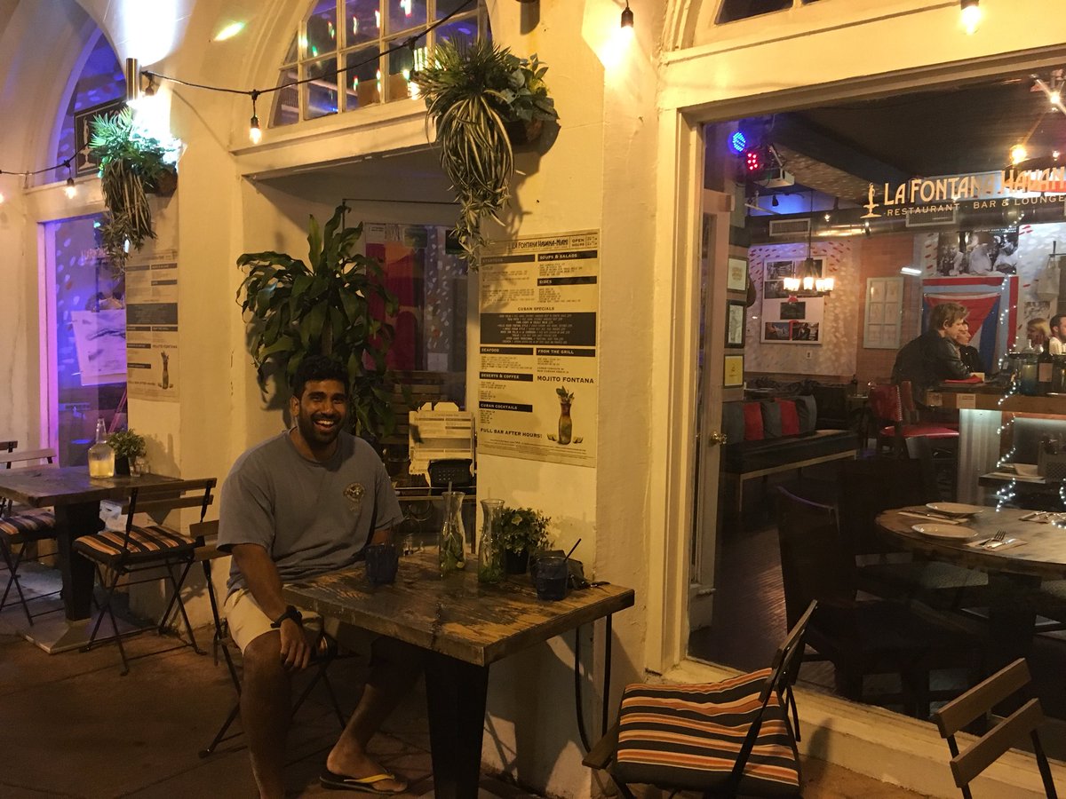 sameeryousuf's tweet photo. @brittdaniel sorry. But I gotta know if this is you in Miami. https://t.co/XcgUFCTvej