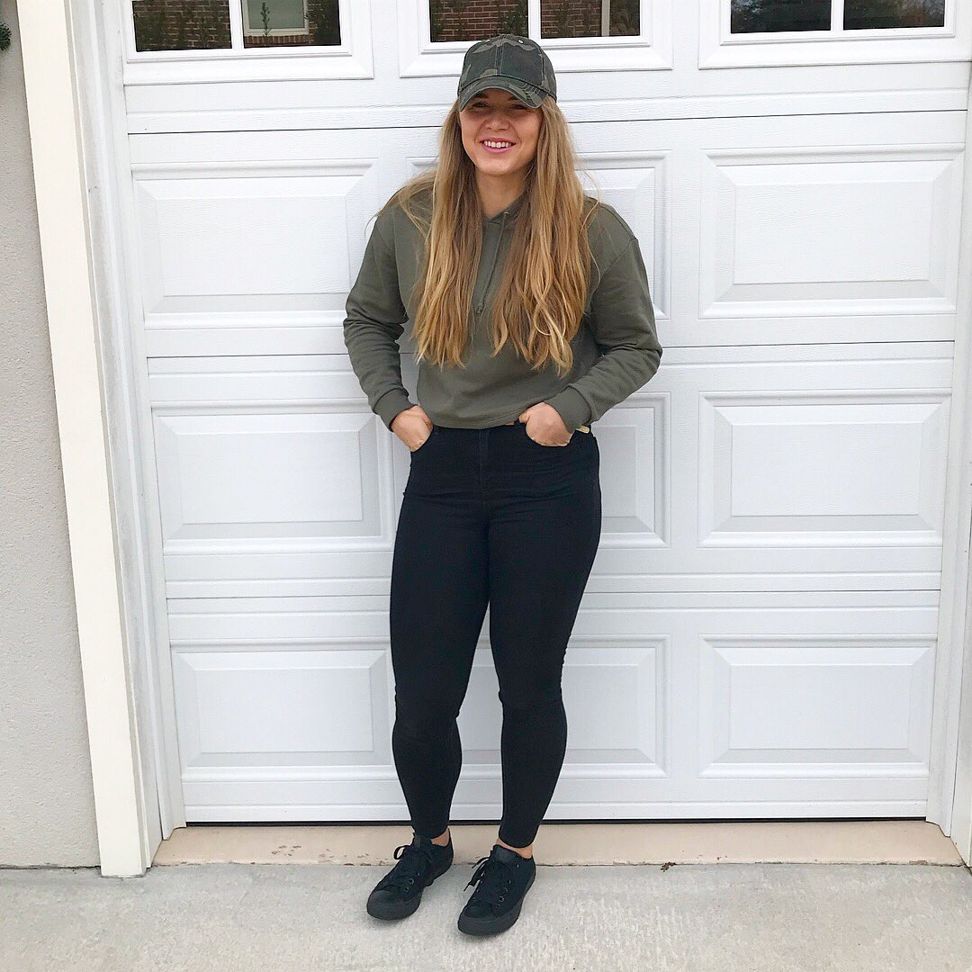 lynnpaulkfit's tweet image. Things that worry us or stress us out DO NOT MATTER. Love Jesus. Love yourself. Love others. 🙇‍♀️❤️😁 #LPFIT #BestLife #RememberWhatMatters