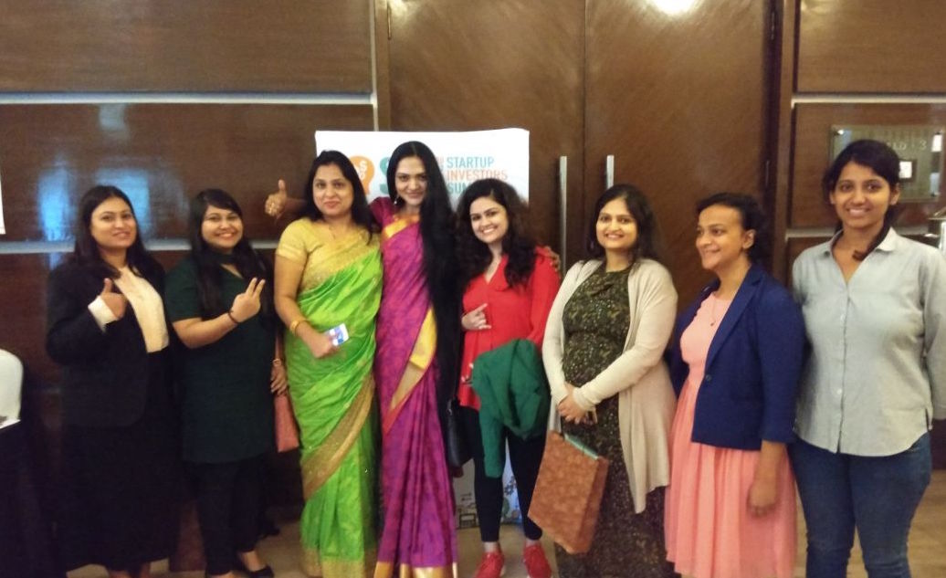 Shreya_Prak's tweet photo. Great energy last Friday at the #SIS2017 w Bhavesh Kothari & team- organisers extraordinaire. @FlexiBees got the chance to interact w interesting start-ups,investors & mentors. And this pic says it all,a moment to celebrate women's contributions @nabomita_smiles @SmedhaSarkar https://t.co/thPSH8ZKAR