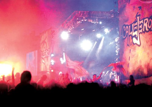 El 18 de diciembre de 2004, #Callejeros llenaba el estadio de  Excursionistas con 15.000 fanáticos en la presentación de "Rocanroles sin  destino".