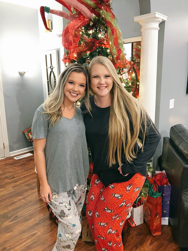 sub_deb1's tweet photo. We had a blast at our annual Christmas party tonight! Thanks so much to Macy Lancaster for hosting. Sub Deb 1 wishes everyone a very merry Christmas! https://t.co/ELeg1IXaYR