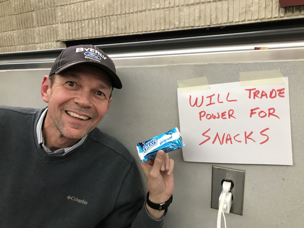 MarshallTalks's tweet photo. So far I have gotten a Rice Krispie treat and some Goldfish.  #atlairport https://t.co/ZSInvoe7hl