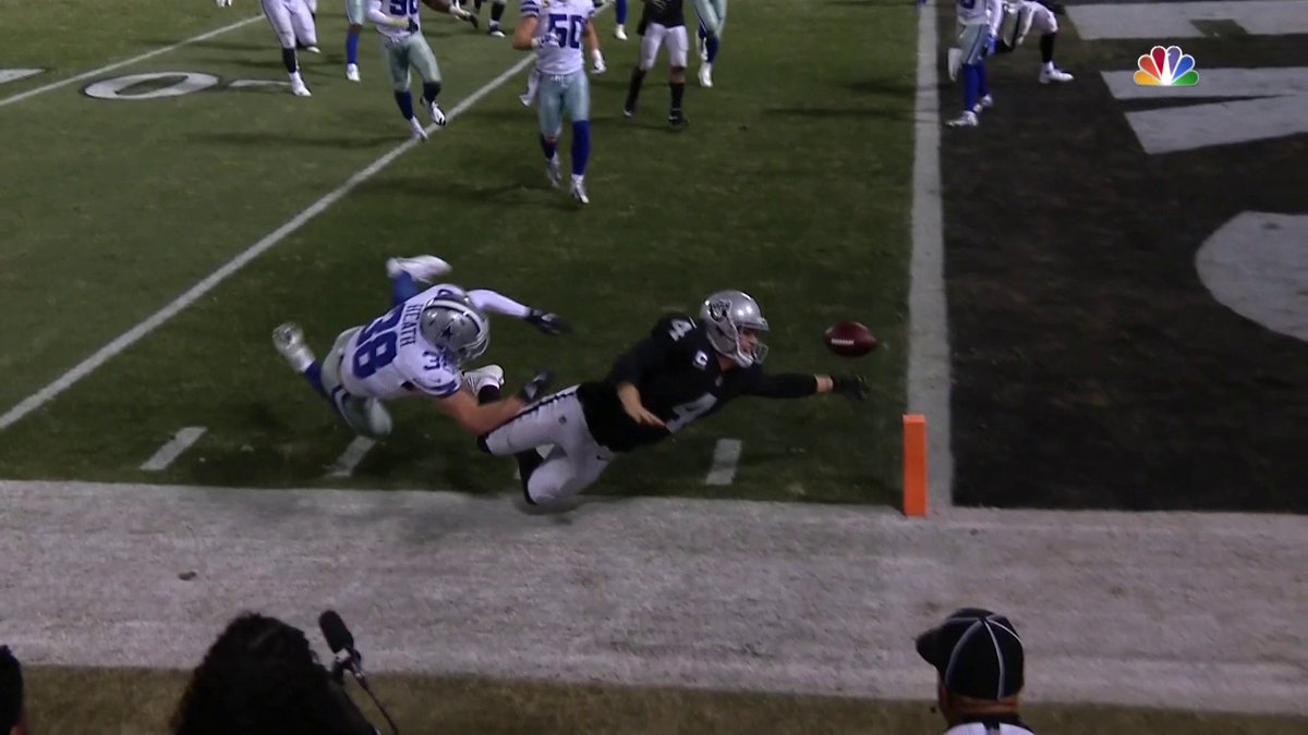 J_K_1985's tweet photo. Wow... That was insane. RT @SNFonNBC: Derek Carr fumbles out of the end zone in the final seconds. #DALvsOAK https://t.co/XfGADAnRBG
