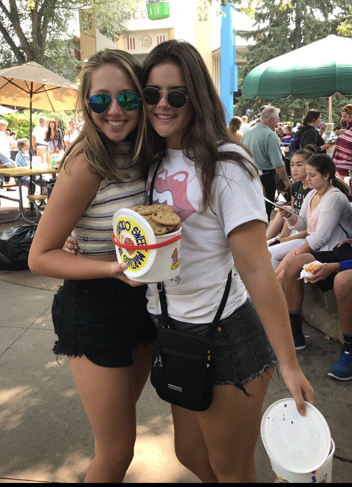 Lexibauman21's tweet photo. Happy birthday gorgeous girl❣️❣️ 16 is a big number even though you can’t get ur license quite yet;) thanks for letting me celebrate w/ you🎉 and can’t wait more more fun times together💓😊 @bellabowman58 https://t.co/4zPbY3E87f