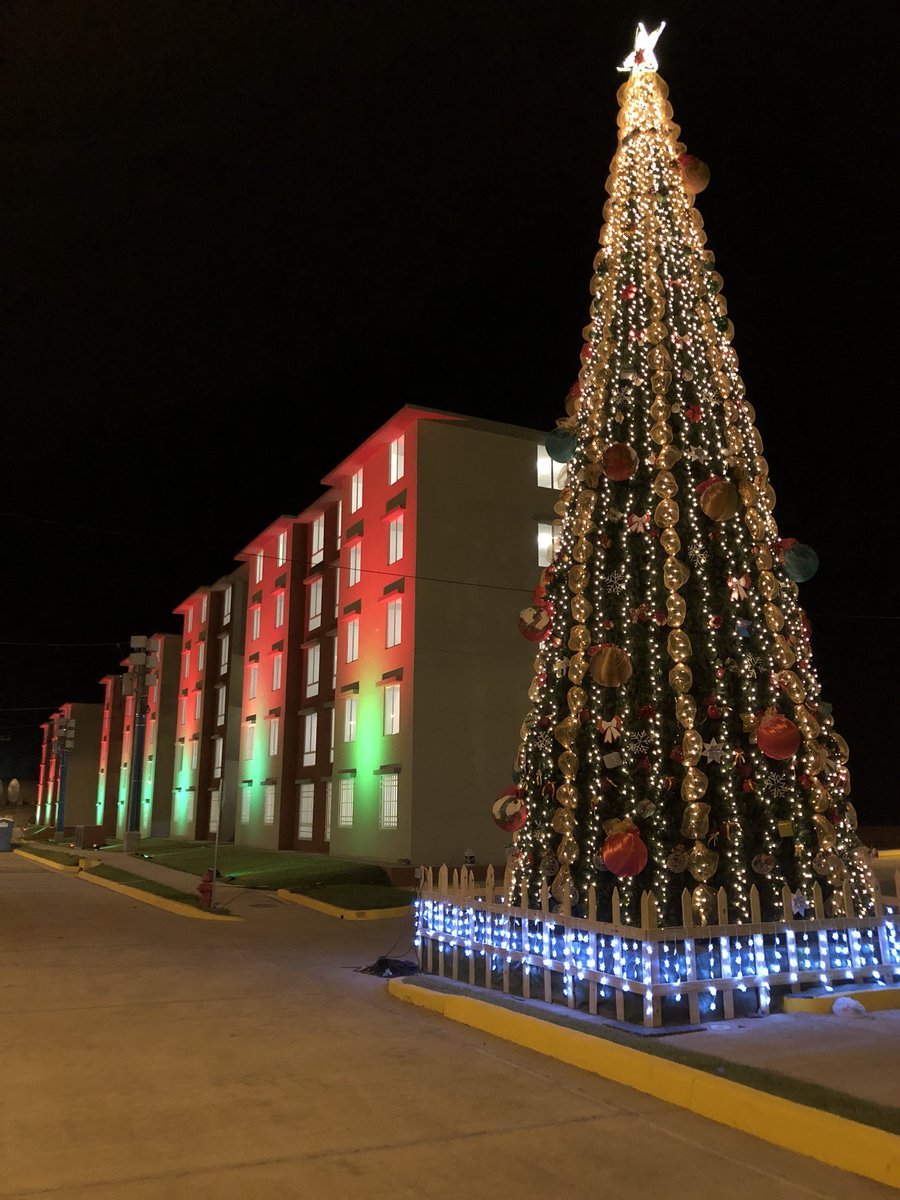 La navidad llego adelantada para las primeras familias que van a recibir mañana su apartamento en la Urbanización de San Antonio un proyecto del @Miviot