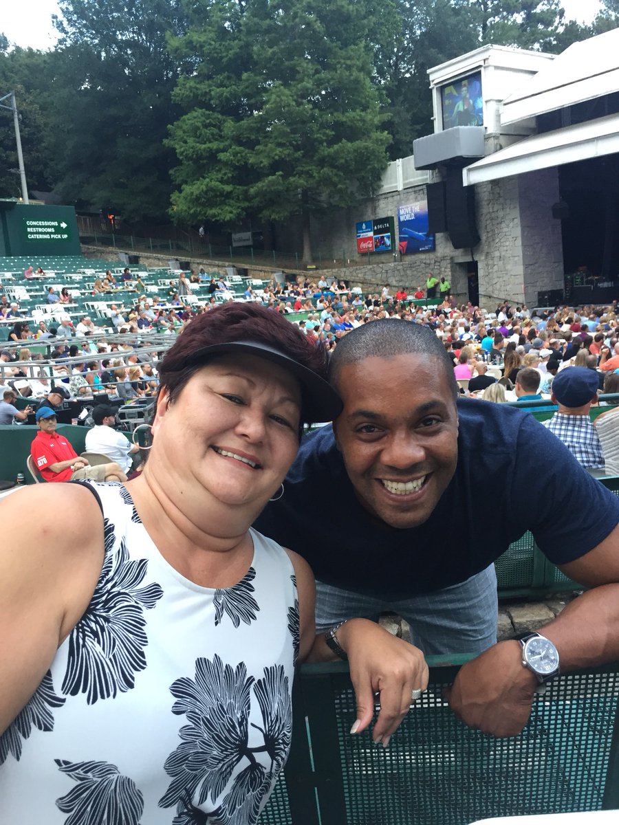 puttputt57's tweet photo. @Romeifuwant2 We need more shows in Atlanta! Now I’m jealous 😢 https://t.co/qH71ERUc90