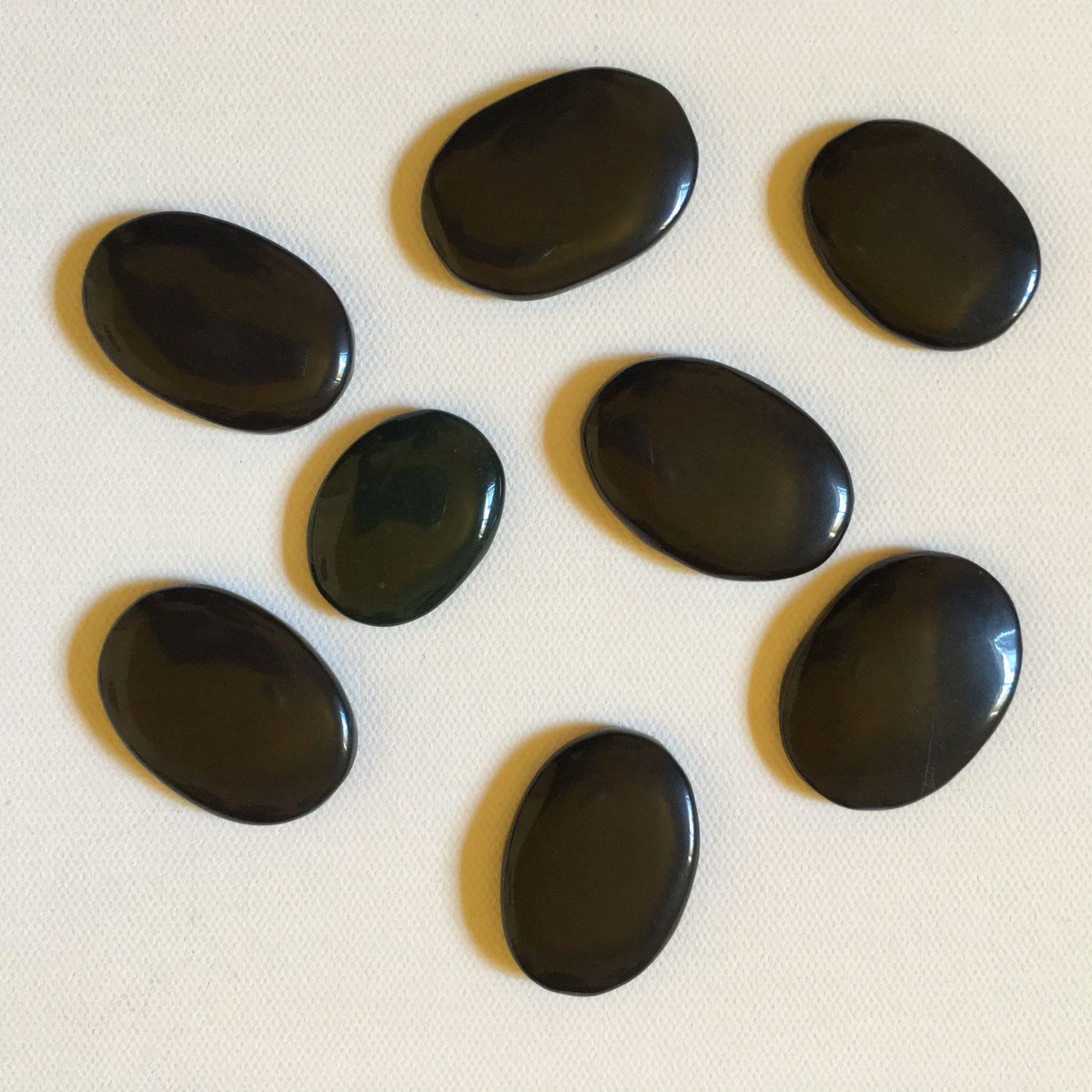 InglewolfVastu's tweet photo. Black tourmaline is a powerful grounding stone that bridges the connection between Earth and the human spirit.It promotes a sense of power and self-confidence, allowing for a clearer, more objective view of the world. Available on our Carousell.  #crystals #metaphysics #spiritual https://t.co/VVx0KHgJBE