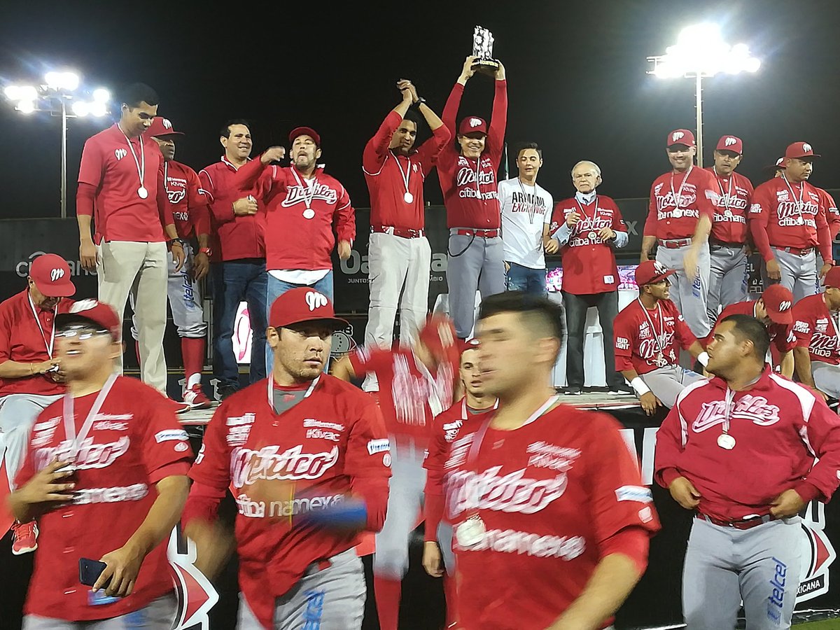 LMBBanorte's tweet photo. El dato #LIM2017: Víctor "Flamingo" Bojórquez gana su segunda Liga Invernal Mexicana como manager. Este año también fue campeón como timonel de @MarinerosEns en la @LNMOficial 😎🏆 https://t.co/JMWqfurcTY