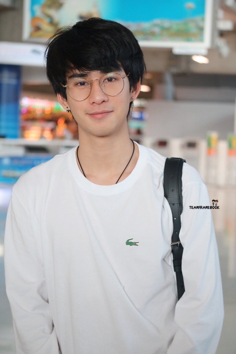 Ohmpawat_Family's tweet photo. Power bank ของนาย ยังอยู่ที่เดิมเสมอไม่เคยไปไหน
#teamframebook
#toeysittiwat https://t.co/5Emj5p3I1D