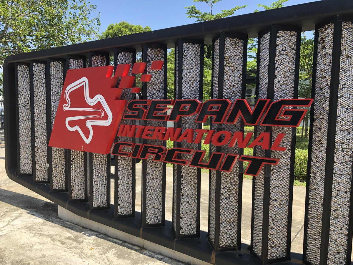 坂東正敬 On Twitter 寒いの苦手だから マレーシアにいます セパンは空港から近いから良いね マレーシア でまた開催してほしいなぁ ちなみにm7さんはマレーシアレクサスディーラーです Driveエナジードリンクもm7さんです レクサスを欲しい方は是非 ムティアラ