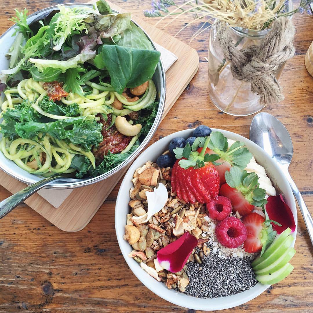 LinaBlumen's tweet photo. 🍓💚https://t.co/Y3JadnG9rN #veganfoodshare #foodporn #whatveganseat #blog #veganblog #veganrecipes #veganlunch #veganfood #Superfood #GoVegan https://t.co/cCNRi5iIkT