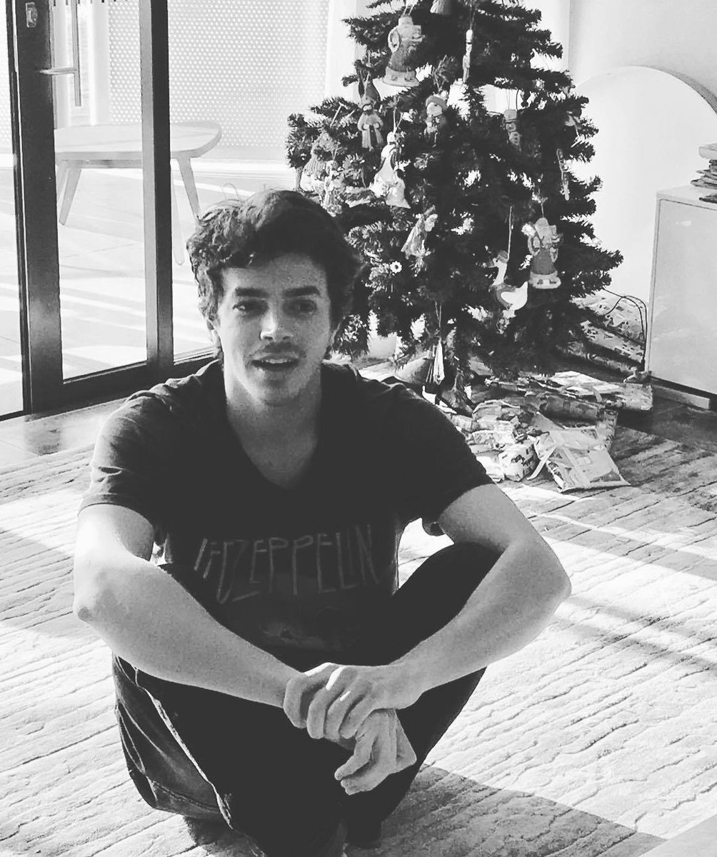 hrichardsonfans's tweet photo. Good morning! Merry Christmas!
#merrychristmas #harry8richardson #HarryRichardson #masterpiece #cornwall #poldarkbbcone #poldark #PoldarkPBS https://t.co/S6XZsCYoGj