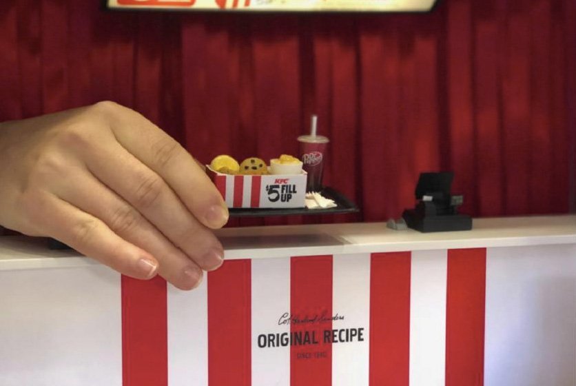 TimRackham's tweet image. Miniature KFC with Miniature food. The cutest thing I have seen. goo.gl/86dA2B