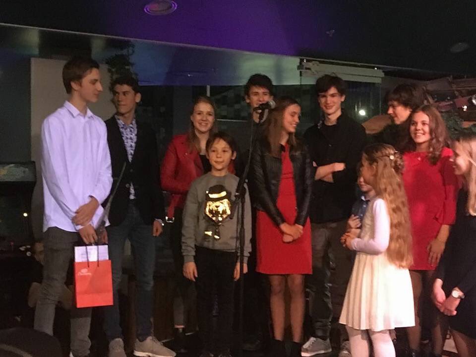 marise16ax's tweet photo. Zo blij en dankbaar dat ik met mijn compositie: Even Stil met het NBE dit mag uitvoeren tijdens de #nieuwjaarsconcerten  @het_Isendoorn @ContactMidden Wat een ervaringen doe ik op. Ben er stil van! #varabnn https://t.co/YYoJFjzPVL