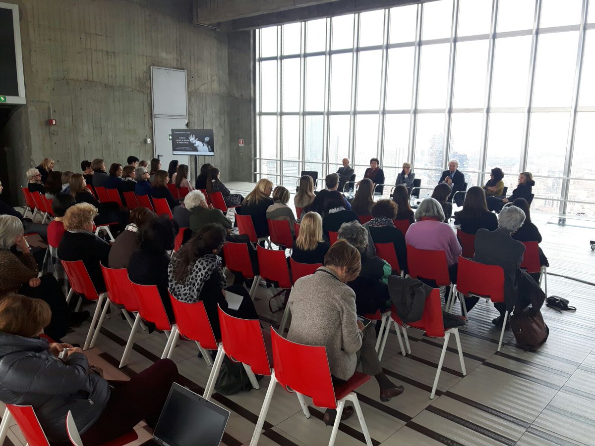 Saravalmaggi's tweet photo. Al Belvedere Jannacci in @ConsLomb a presentare "Crimini contro le #donne" di #FabioRoia, che ha spiegato così scelta titolo libro: «Crimini è termine più forte. L'ho voluto usare perché si capisse finalmente che #violenzacontrodonne è reato. Ancora oggi non è sempre chiaro». https://t.co/fFQWhmrXpB